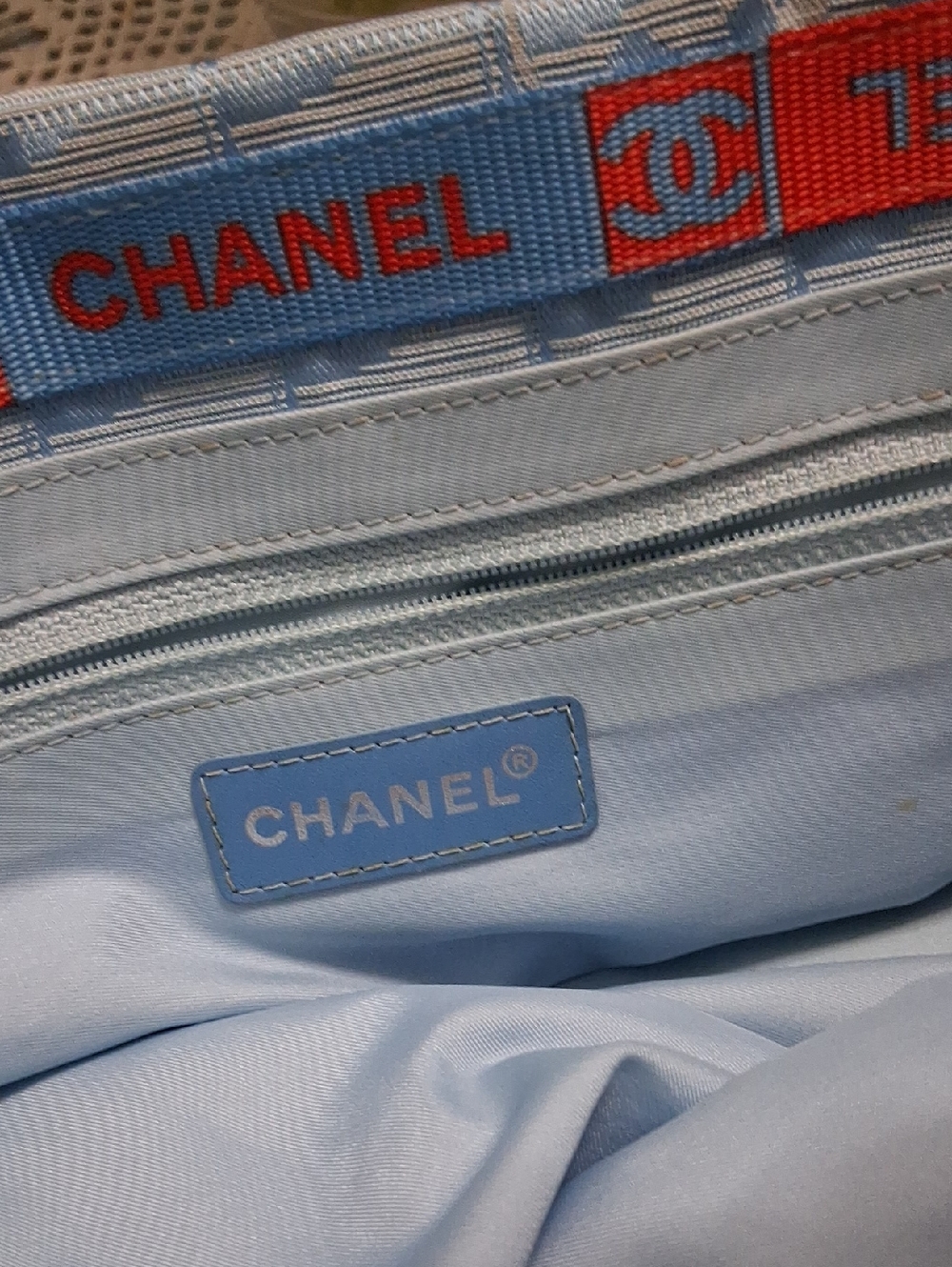 CHANEL TRAVEL LINE BAG - Picture 4 of 16